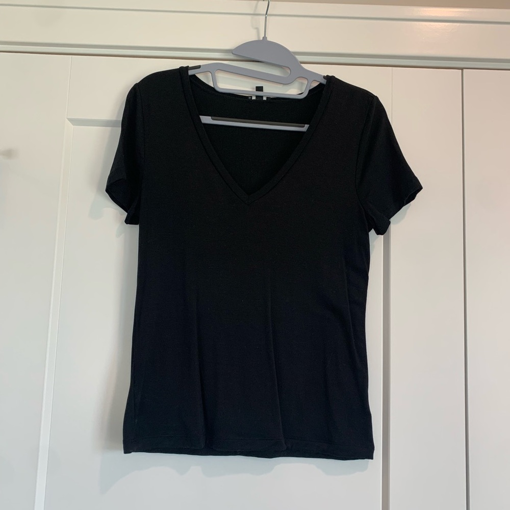 Express Fitted Black Short Sleeve Vneck